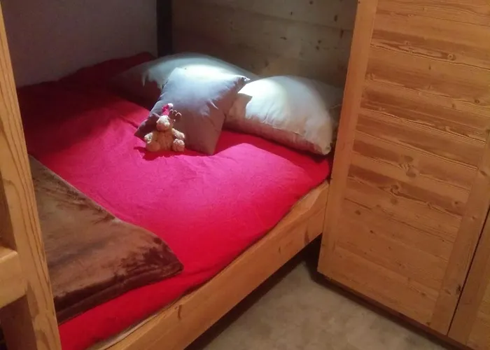 Cosy With Fireplace Close To The Slopes Daire